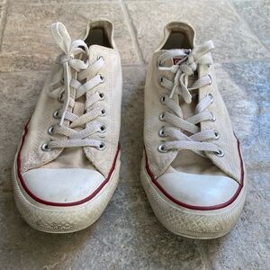 Converse Men’s 8/womens 10 - great condition